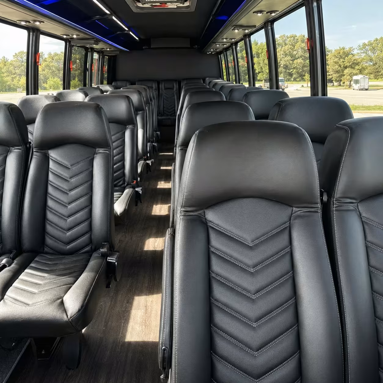 pico rivera 30 passenger minibus rental